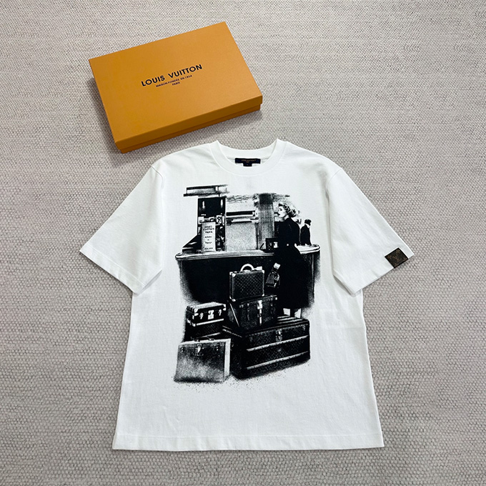 louis vuitton vintage luggage figure print crew neck short sleeve t-shirt